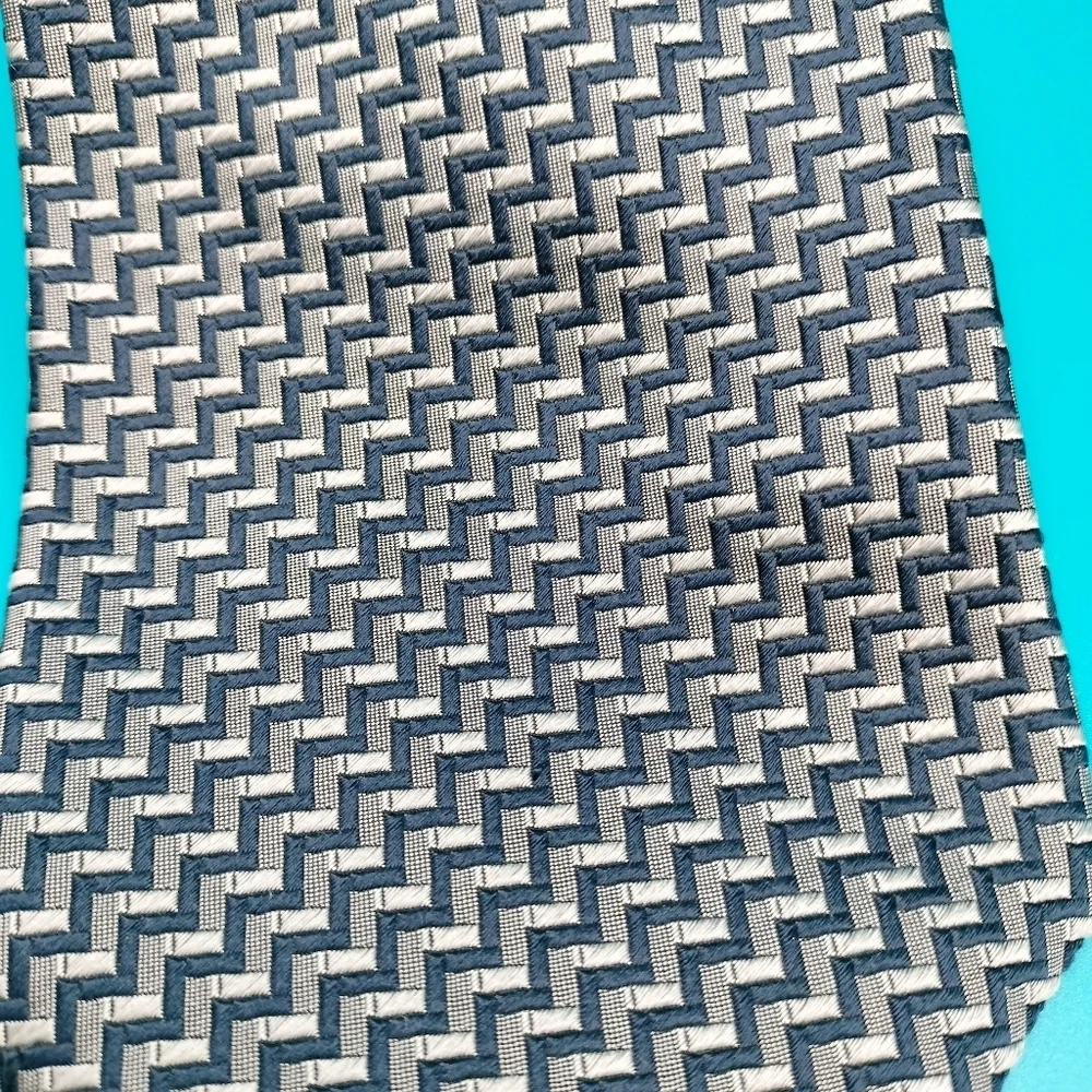 Stafford Executive Men's Imported Silk Necktie Tie Blue Gray Abstract Zig Zag